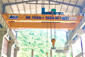 Cầu trục gian máy 40 tấn
